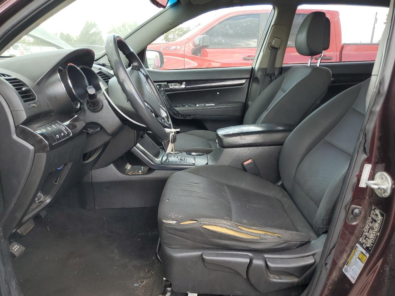 2011 Kia Sorento Base VIN: 5XYKT4A10BG052398 Lot: 82195195