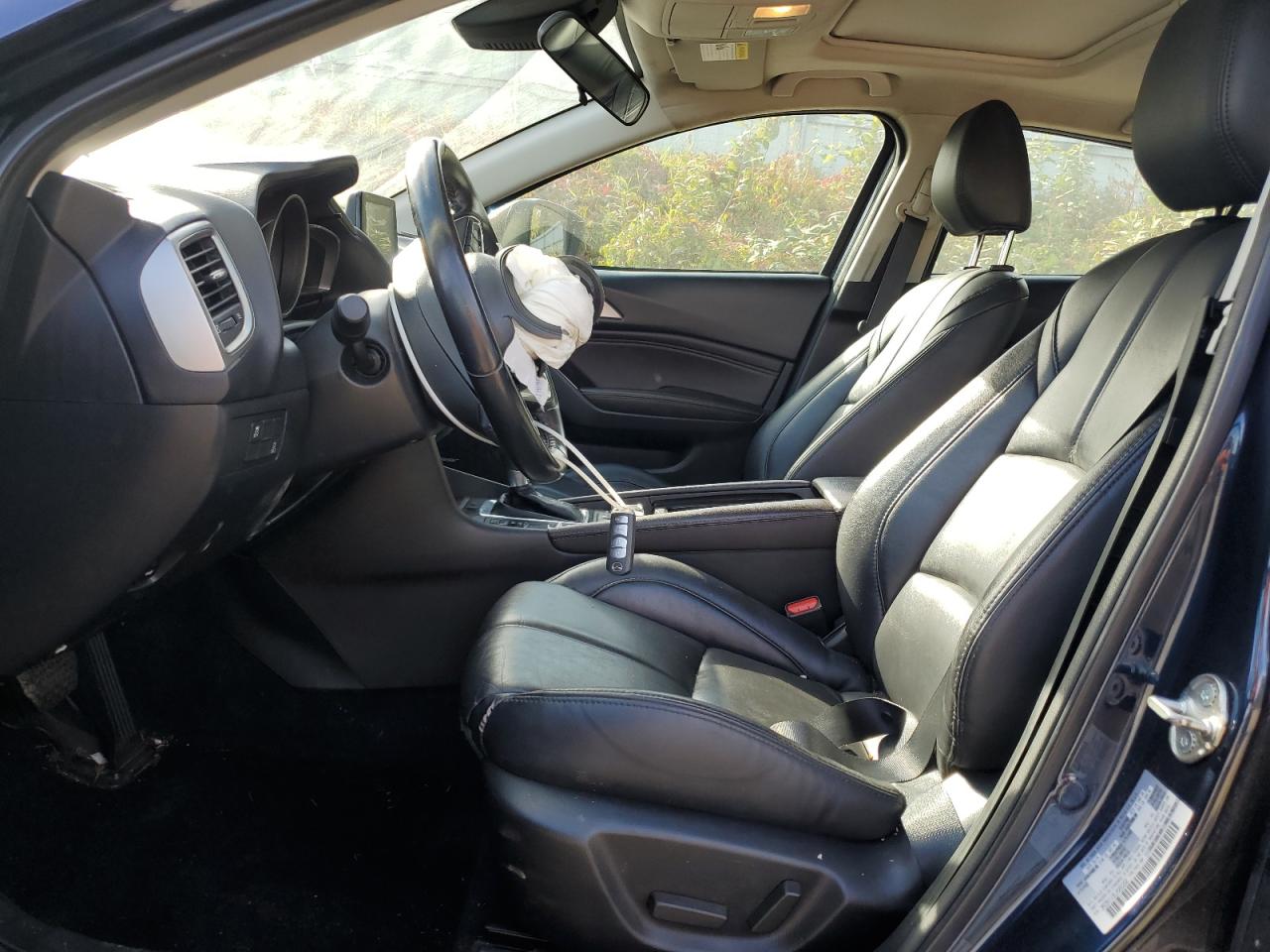 2018 Mazda 3 Touring VIN: 3MZBN1V36JM250292 Lot: 84733985