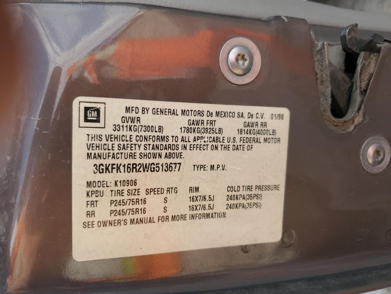 1998 GMC Suburban K1500 VIN: 3GKFK16R2WG513677 Lot: 86166585