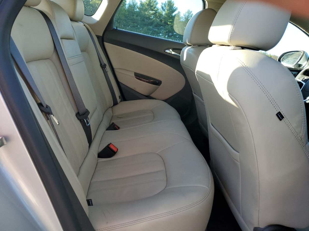 2015 Buick Verano VIN: 1G4PS5SK4F4202048 Lot: 81764845