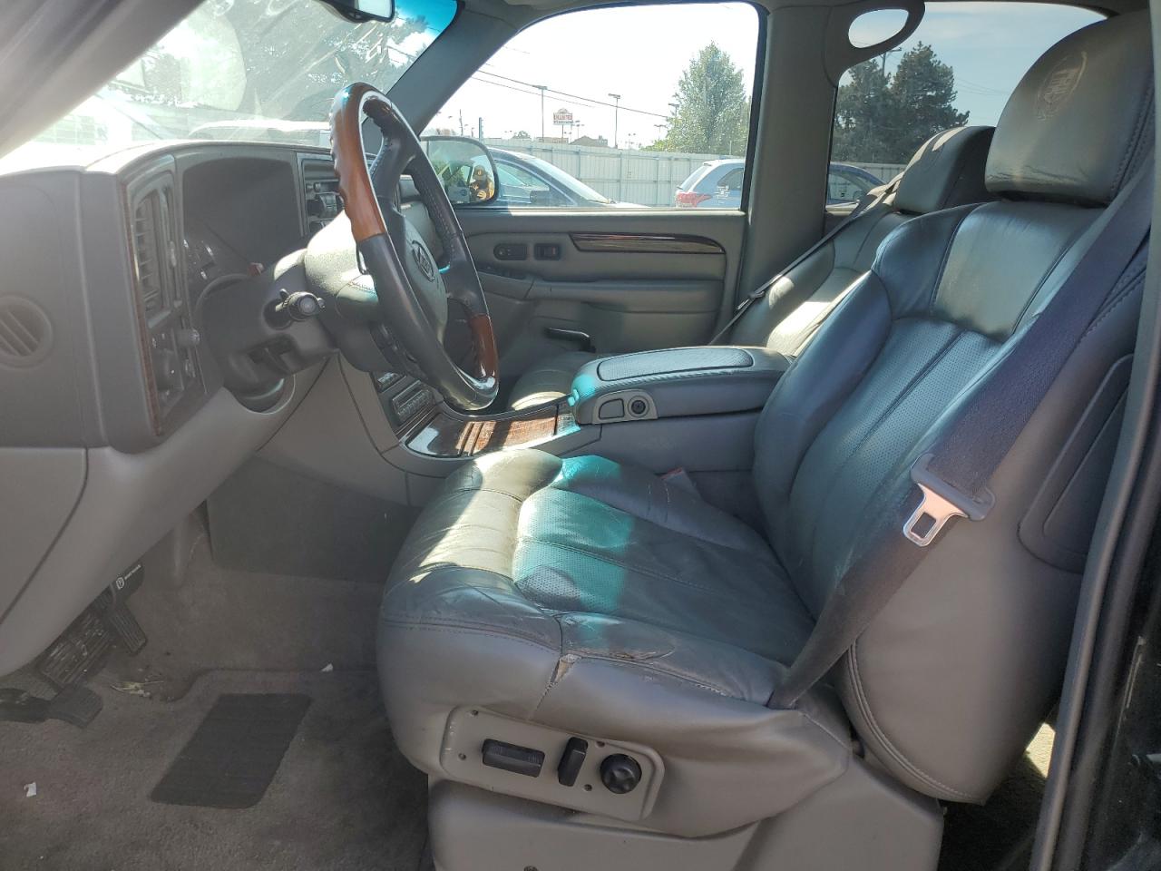 2002 Cadillac Escalade Luxury VIN: 1GYEK63N12R180088 Lot: 85820665