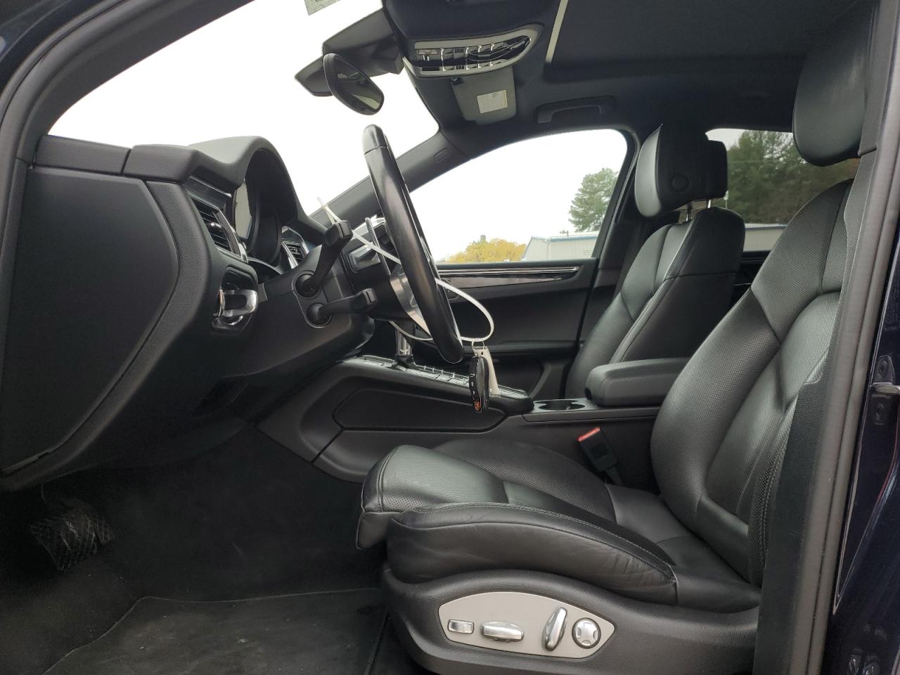 2018 Porsche Macan VIN: WP1AA2A51JLB21741 Lot: 90332305