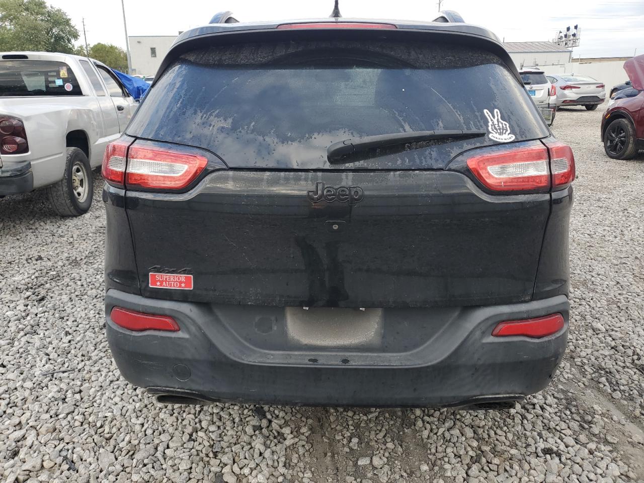 2016 Jeep Cherokee Latitude VIN: 1C4PJMCS2GW186941 Lot: 82465465