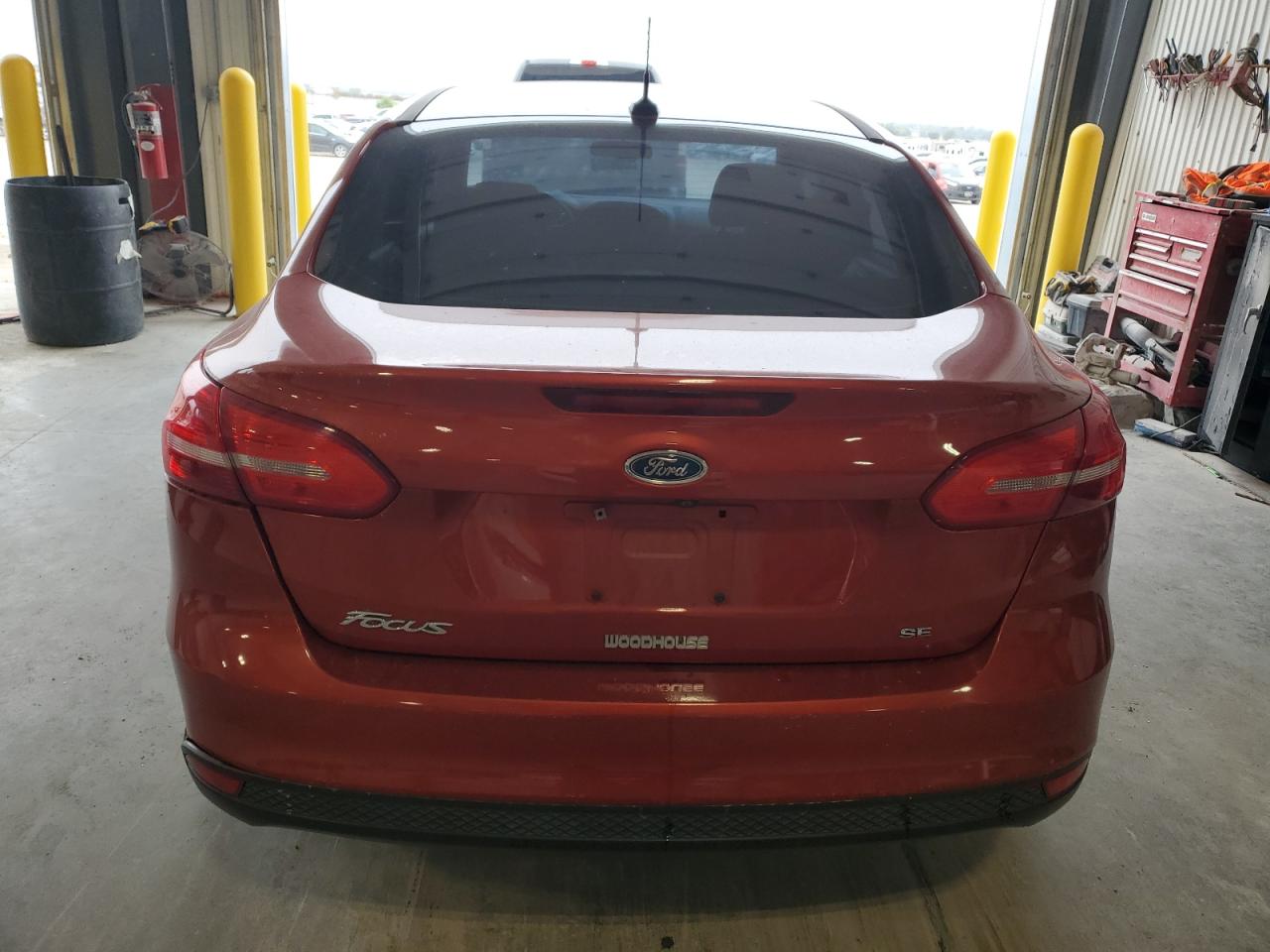 2018 Ford Focus Se VIN: 1FADP3F29JL259678 Lot: 86283945