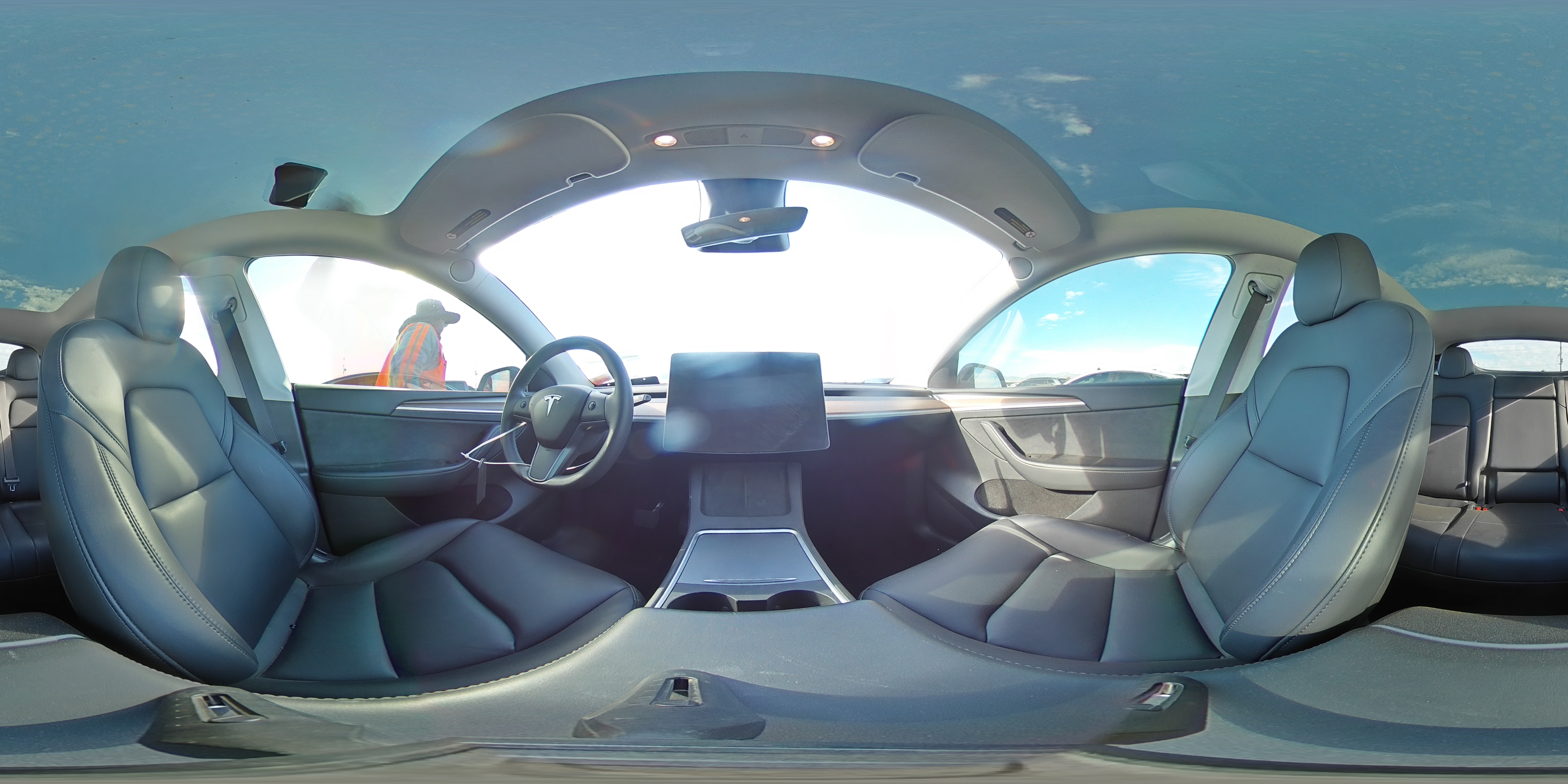 2024 Tesla Model Y VIN: 7SAYGDEDXRF197679 Lot: 85381295