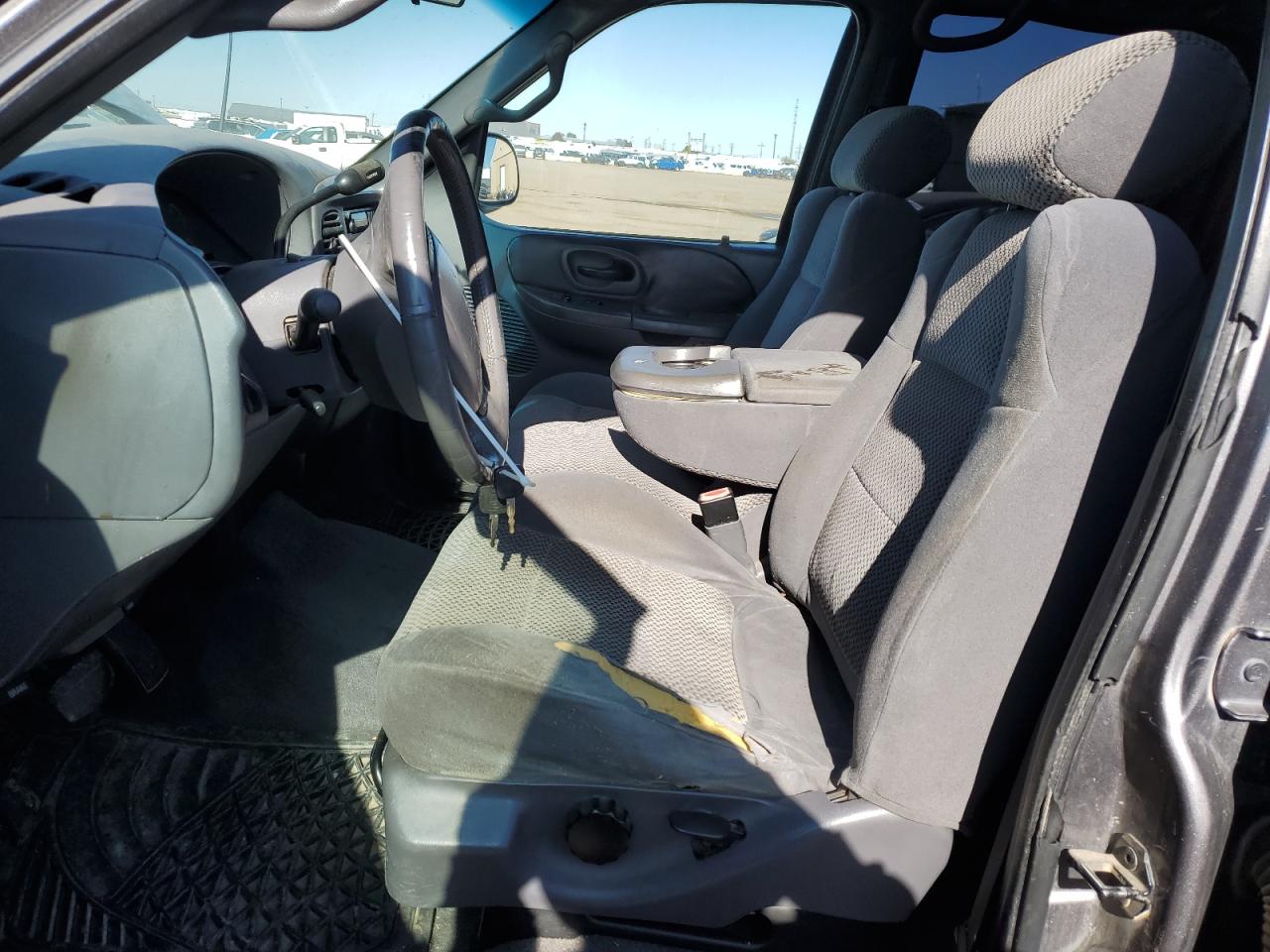 2002 Ford F150 Supercrew VIN: 1FTRW08L42KB68106 Lot: 91002545