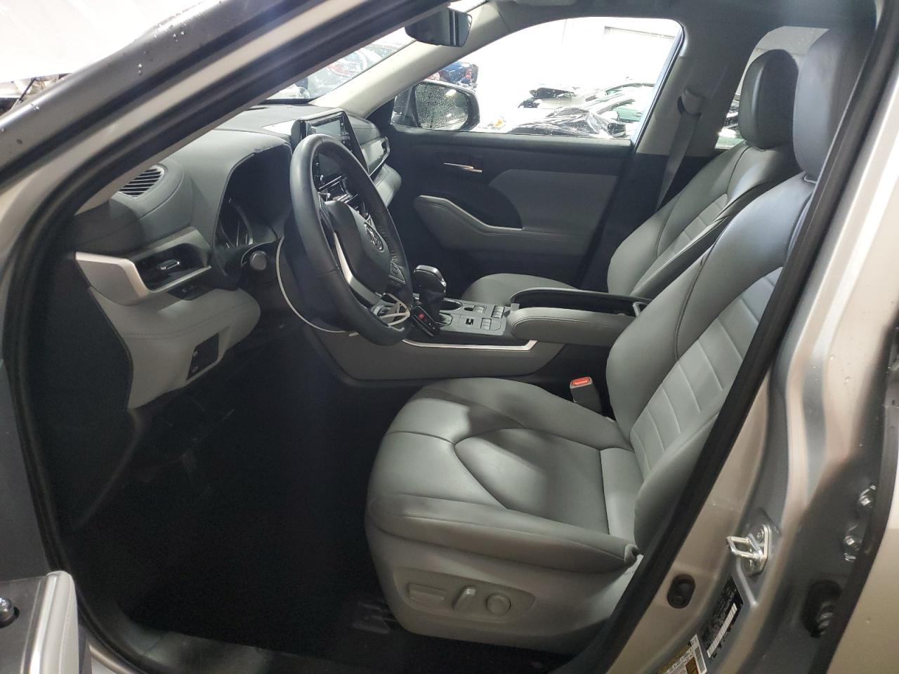 2022 Toyota Highlander Xle VIN: 5TDGZRBH1NS588443 Lot: 85265265