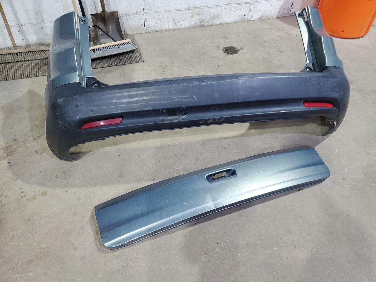 2012 Honda Cr-V Exl VIN: 2HKRM4H76CH603935 Lot: 85123395