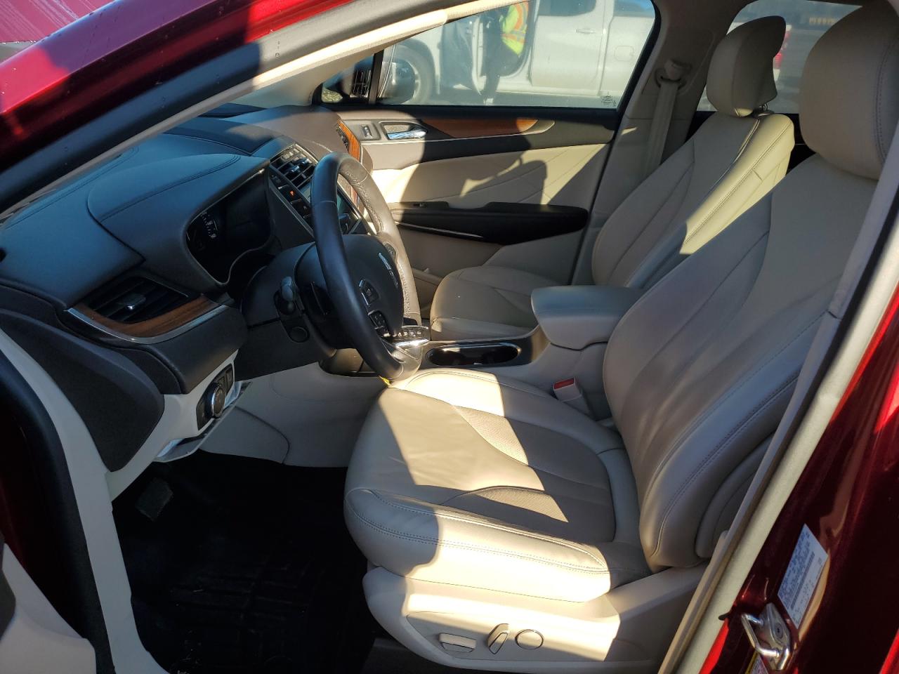 2017 Lincoln Mkc Select VIN: 5LMCJ2D90HUL63104 Lot: 89887975