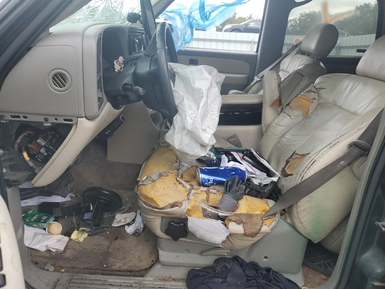 2001 Chevrolet Tahoe C1500 VIN: 1GNEC13T41J218275 Lot: 82395075