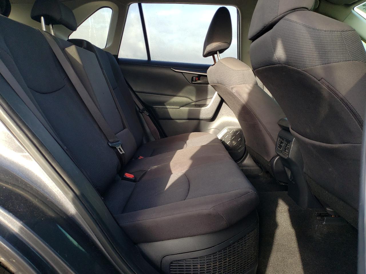 2022 Toyota Rav4 Le VIN: JTMLWRFV5ND140631 Lot: 85944875