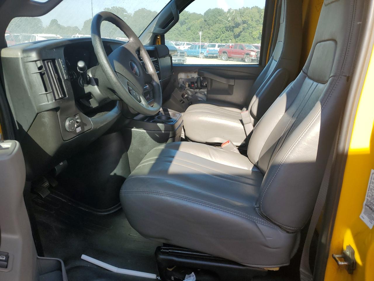 2022 GMC Savana Cut - Box Truck VIN: 7GZ37TC72NN003482 Lot: 84284325