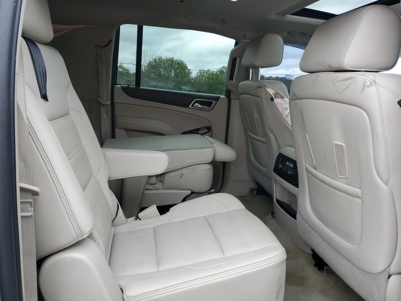 2015 GMC Yukon Xl Denali VIN: 1GKS2JKJ4FR654345 Lot: 90924525