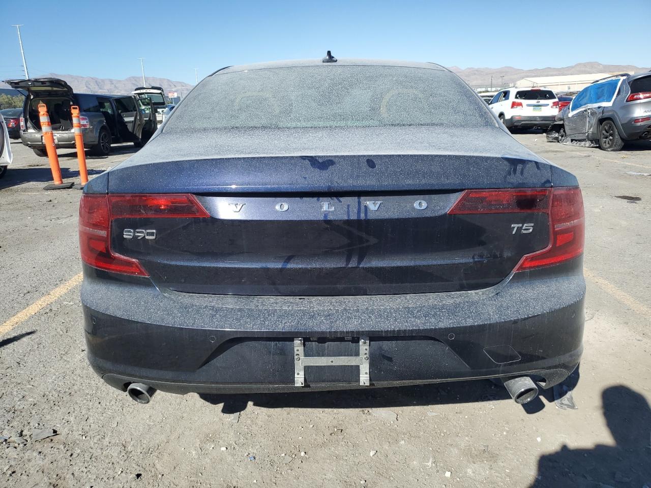 2017 Volvo S90 T5 Momentum VIN: YV1102AK2H1007113 Lot: 90873255