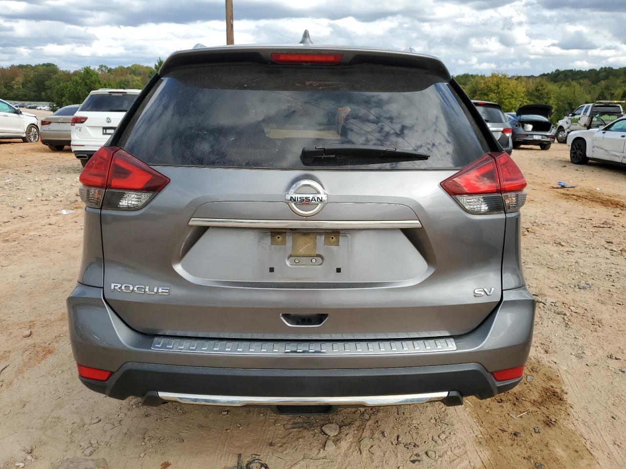 2017 Nissan Rogue S VIN: JN8AT2MT9HW384983 Lot: 82297935