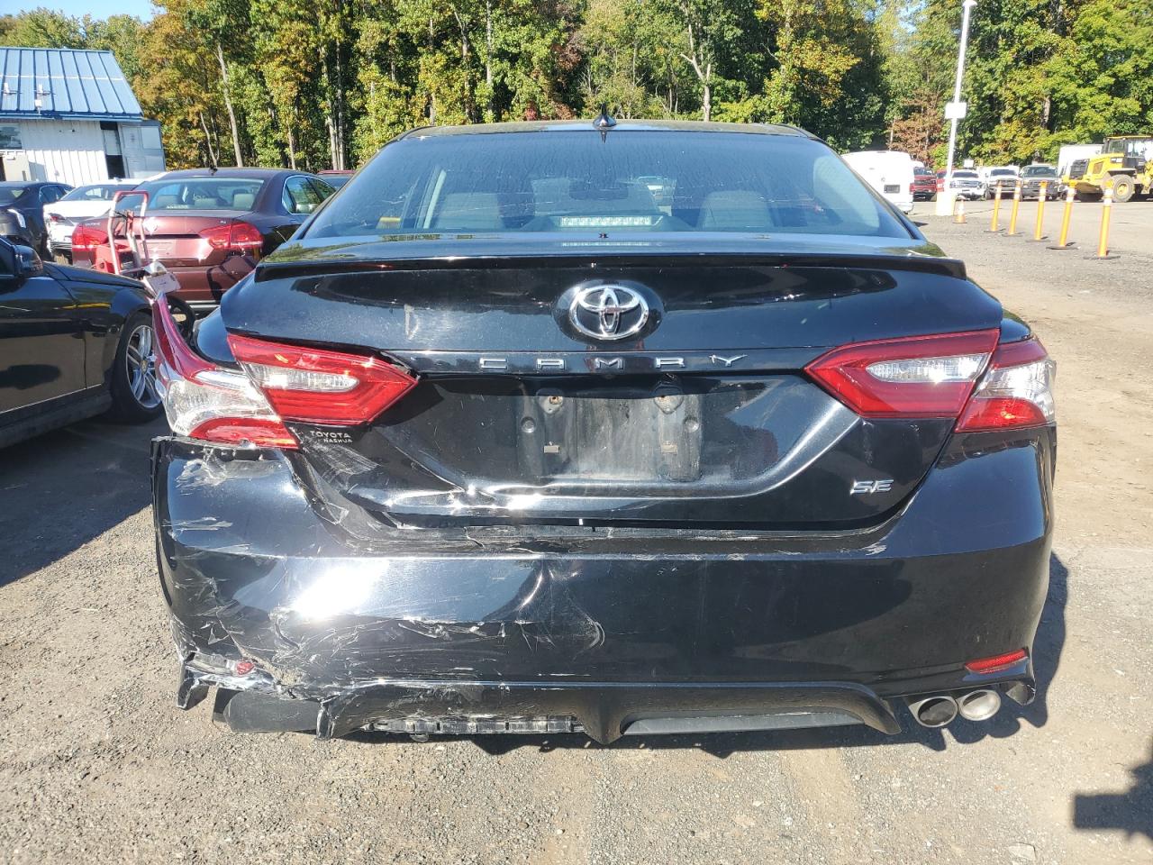 2018 Toyota Camry L VIN: 4T1B11HK2JU555605 Lot: 84904055