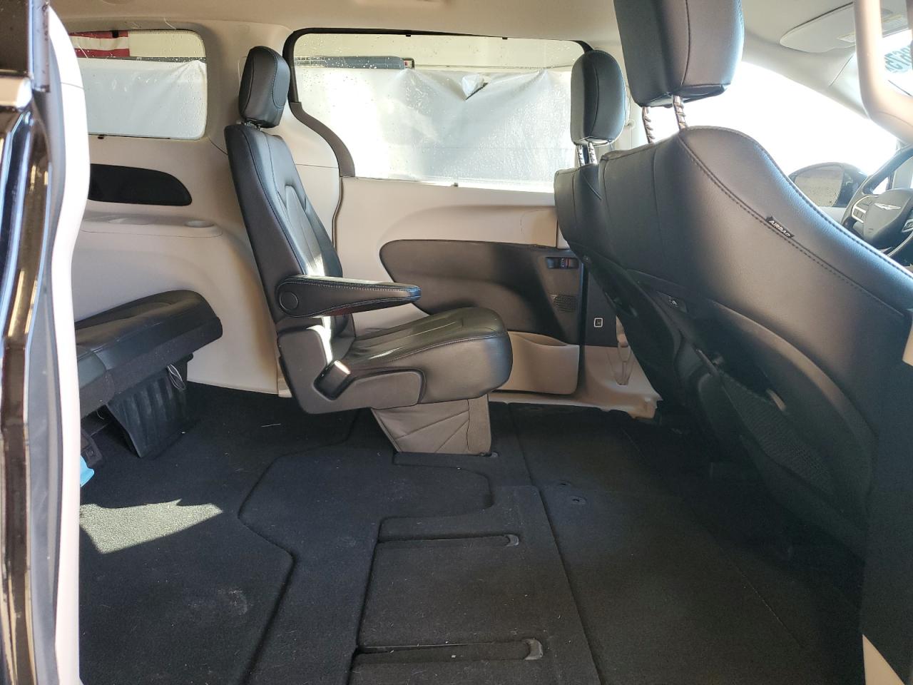 2021 Chrysler Pacifica Touring L VIN: 2C4RC1BG5MR561188 Lot: 84438675