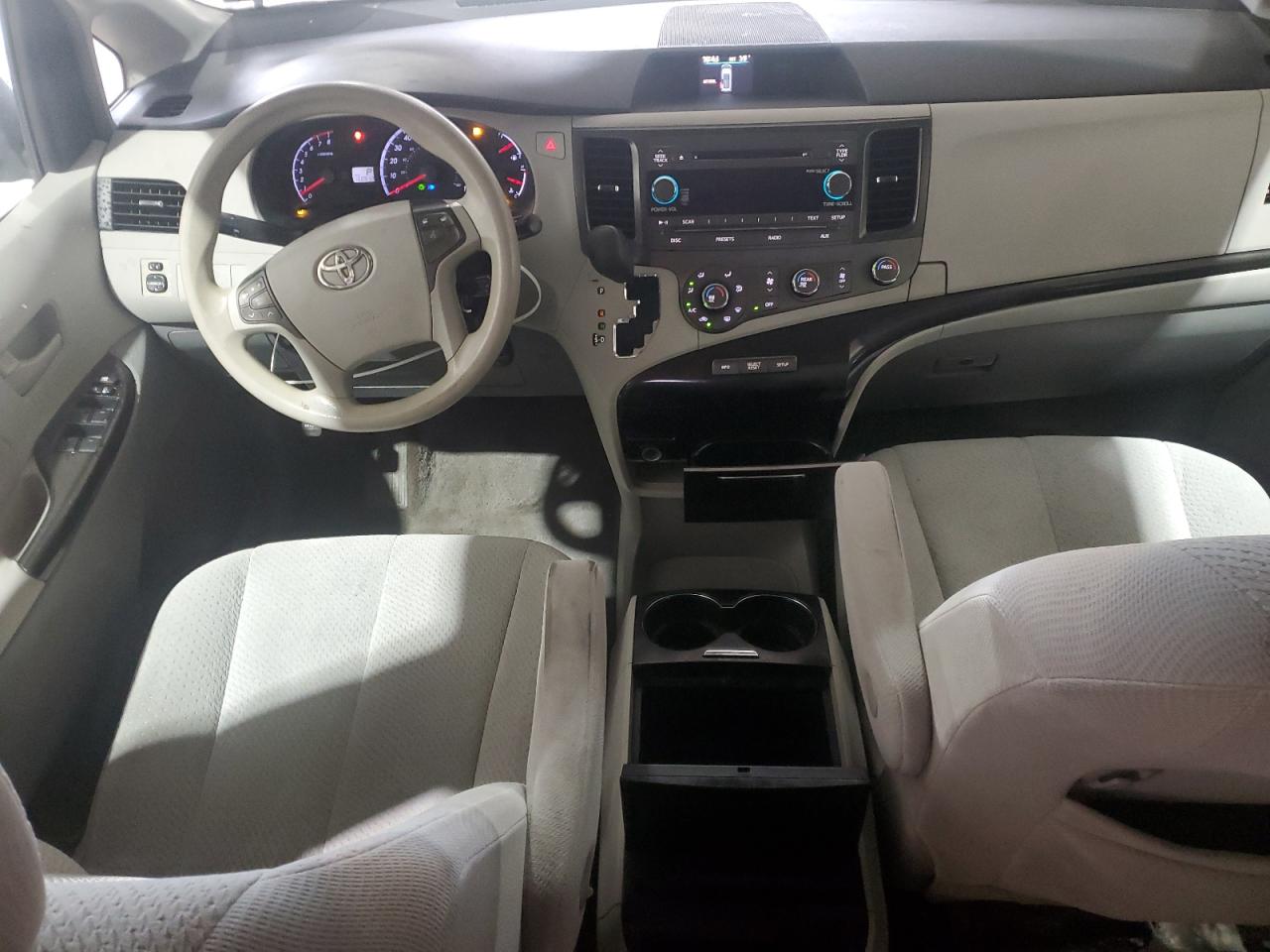 2011 Toyota Sienna Le VIN: 5TDKK3DC3BS073386 Lot: 85365015