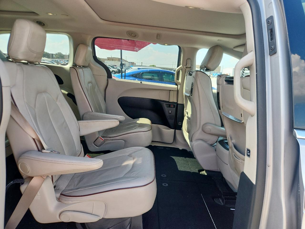 2017 Chrysler Pacifica Limited VIN: 2C4RC1GG1HR633390 Lot: 84480535