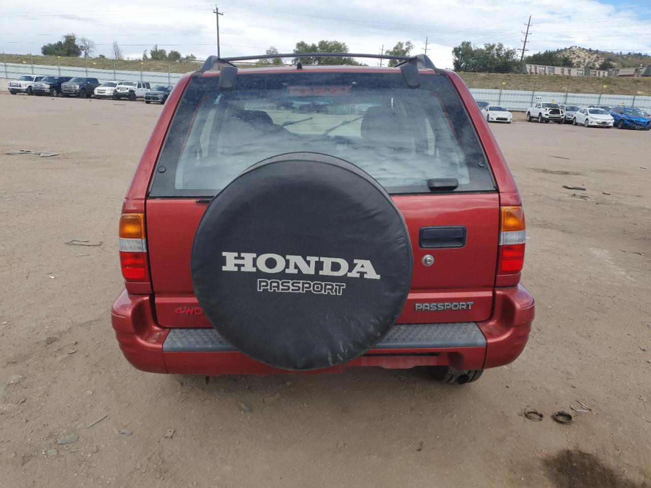 2000 Honda Passport Ex VIN: 4S6DM58W0Y4417556 Lot: 82484095