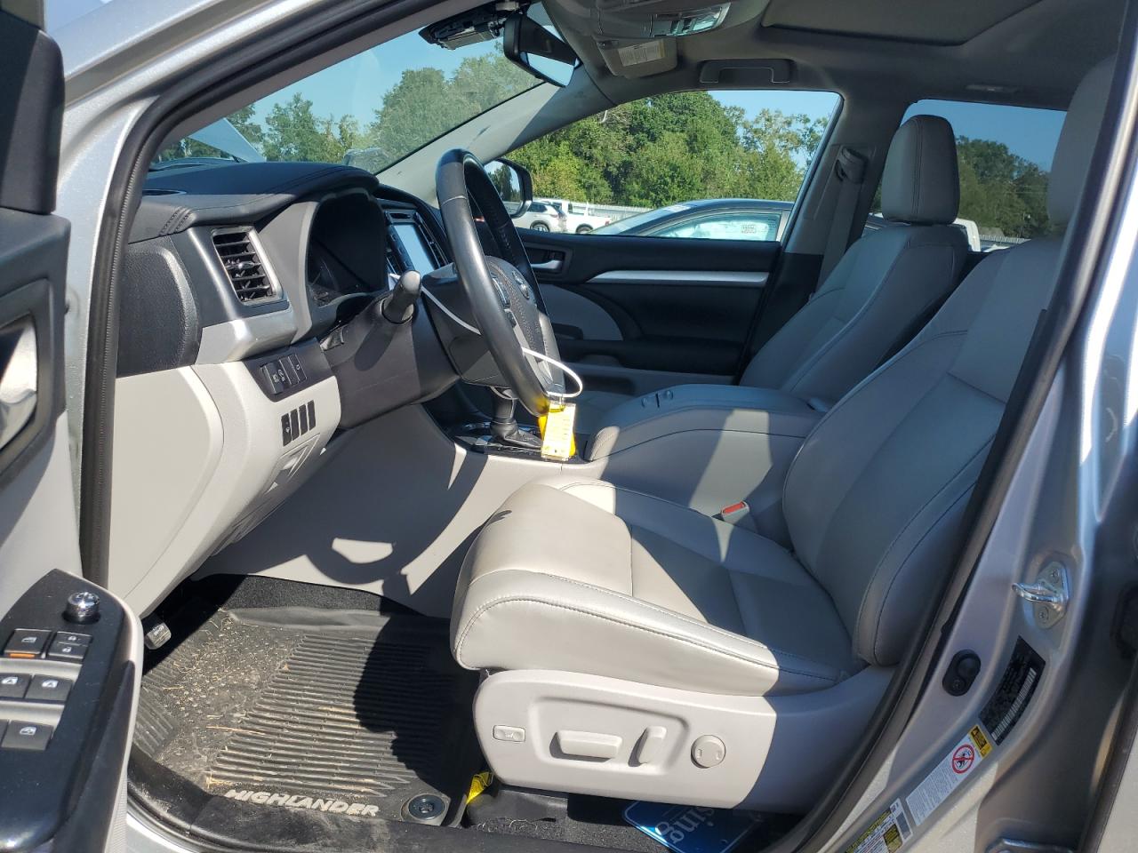 2019 Toyota Highlander Se VIN: 5TDKZRFH9KS565587 Lot: 85128175