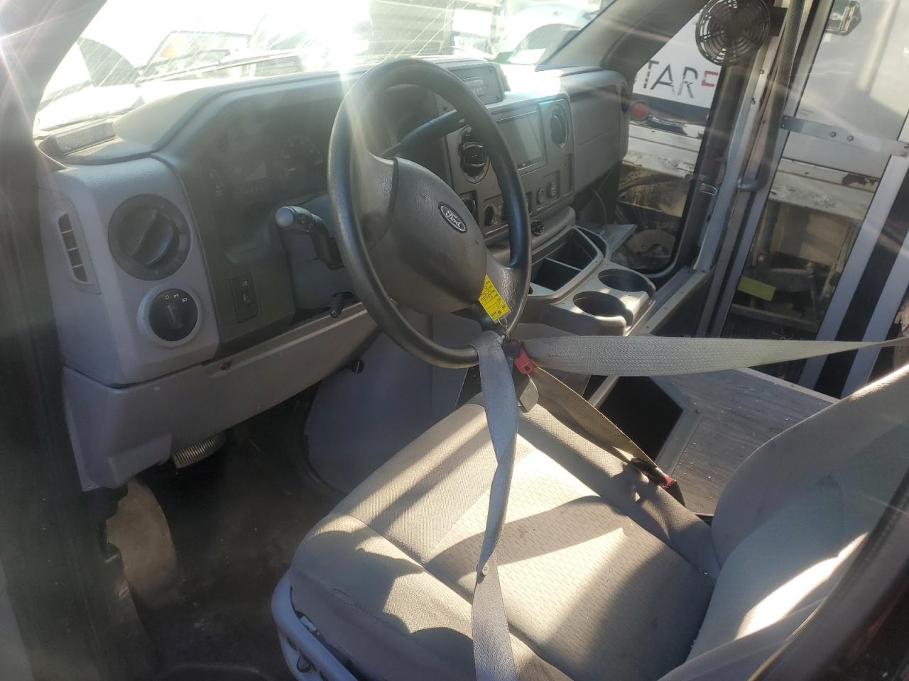 2014 Ford Econoline - Shuttle Bus VIN: 1FDEE4FL8EDA88906 Lot: 82055505