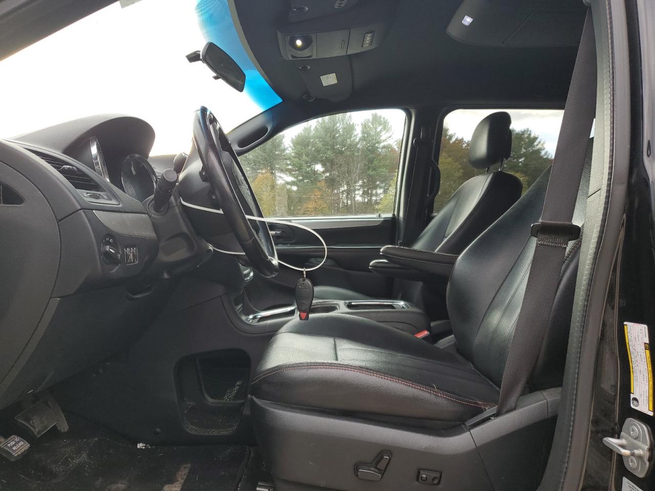 2016 Dodge Grand Caravan R/T VIN: 2C4RDGEG7GR352583 Lot: 90637295