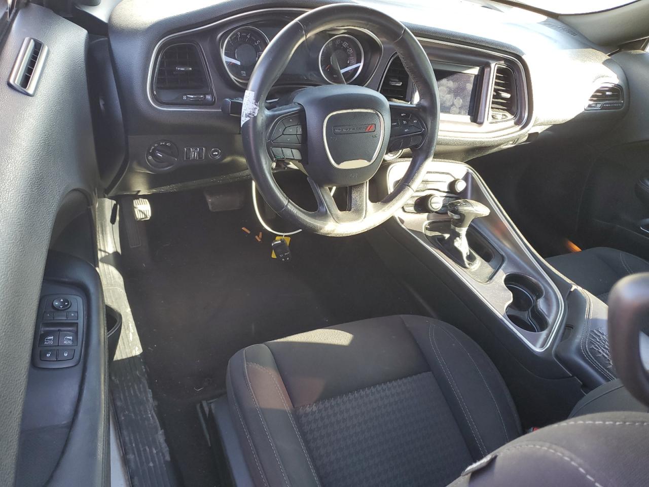 2018 Dodge Challenger Sxt VIN: 2C3CDZAG7JH321715 Lot: 85930925