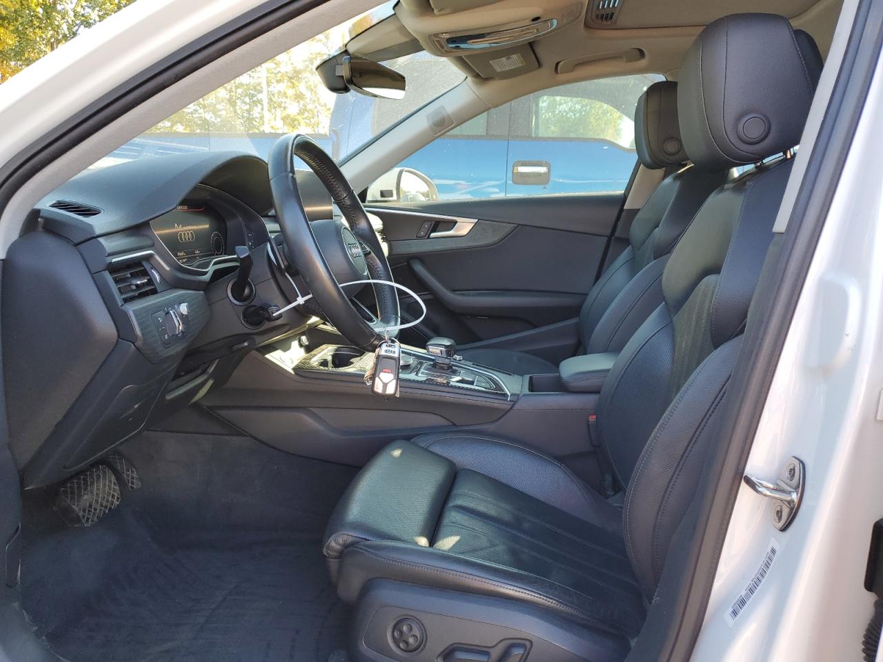 2017 Audi A4 Prestige VIN: WAUFNAF47HN038672 Lot: 82444655