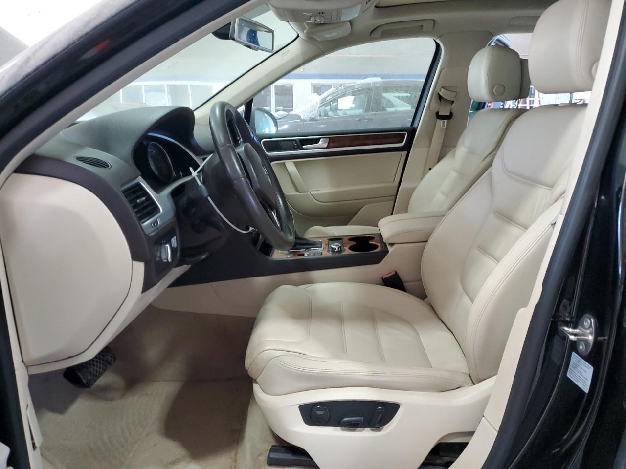 2014 Volkswagen Touareg V6 Tdi VIN: WVGEP9BP4ED001471 Lot: 89610375