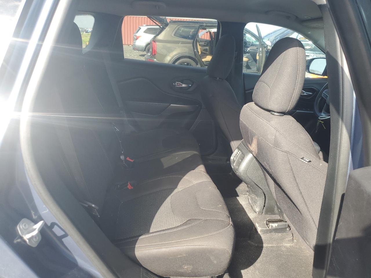 2019 Jeep Cherokee Latitude VIN: 1C4PJLCB4KD487287 Lot: 87042875