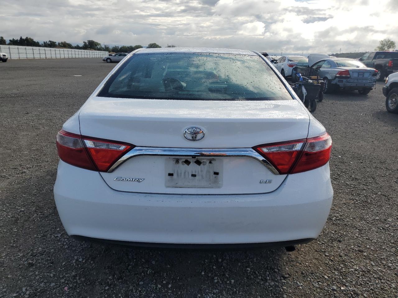 2015 Toyota Camry Le VIN: 4T1BF1FK3FU027762 Lot: 85202915