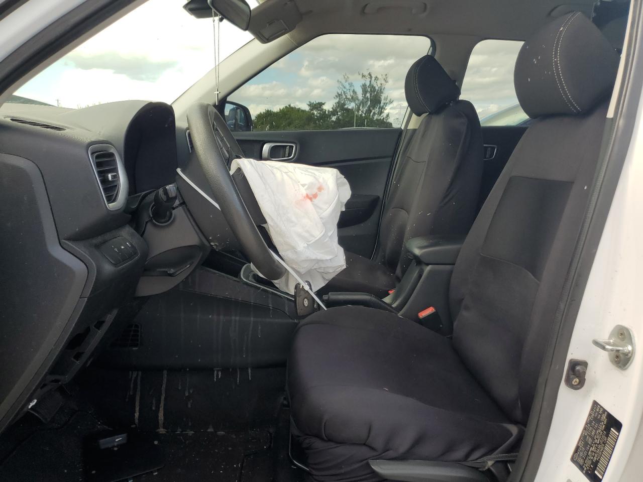 2020 Hyundai Venue Sel VIN: KMHRC8A38LU033018 Lot: 82198885