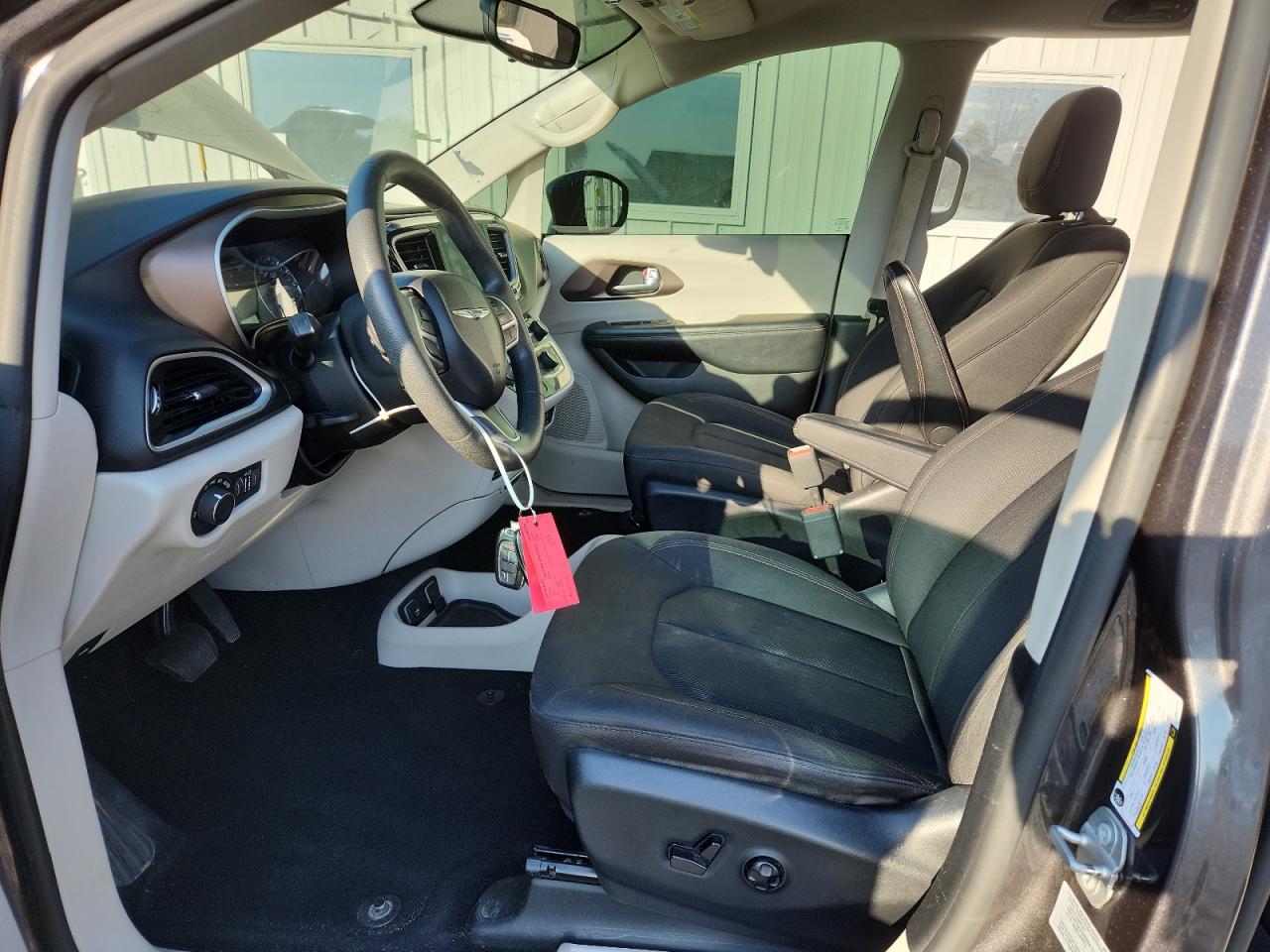 2017 Chrysler Pacifica Touring VIN: 2C4RC1DG6HR654806 Lot: 84912165