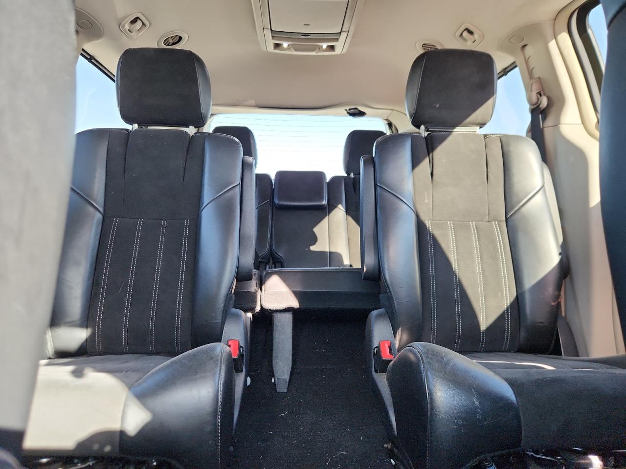 2015 Chrysler Town & Country Limited VIN: 2C4RC1JG8FR743343 Lot: 89449925