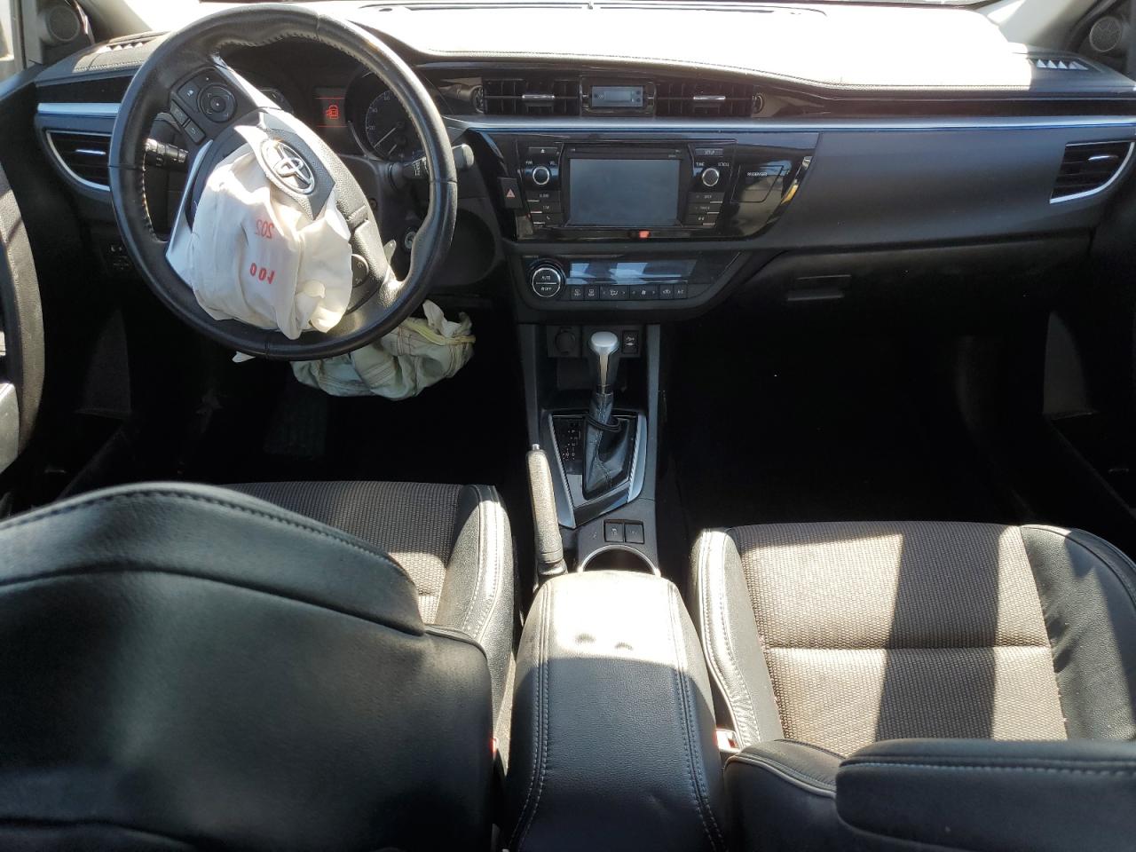 2015 Toyota Corolla L VIN: 5YFBURHE6FP233297 Lot: 82191805