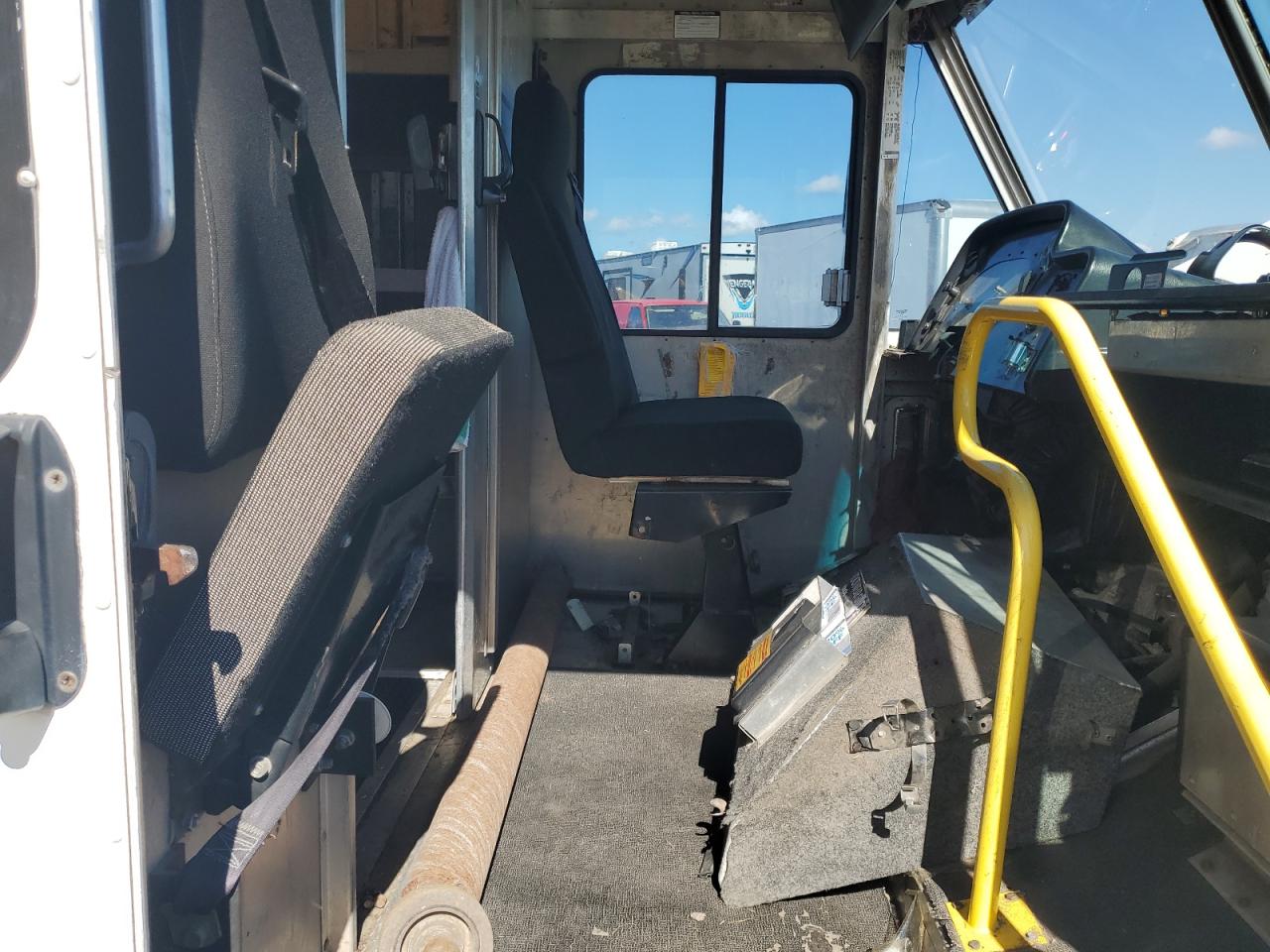 2004 Ford Econoline E450 Super Duty Commercial Stripped Chassis VIN: 1FCLE49L84HB30036 Lot: 83951305