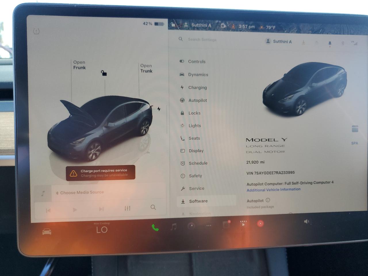 2024 Tesla Model Y VIN: 7SAYGDEE7RA233995 Lot: 84012835