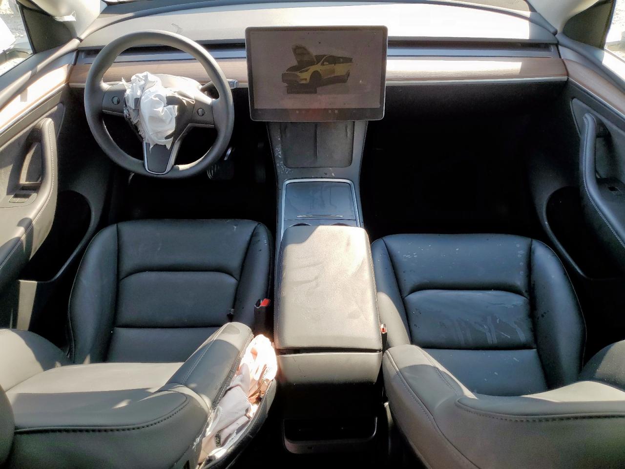 2024 Tesla Model Y VIN: 7SAYGDEE5RF210654 Lot: 84984795