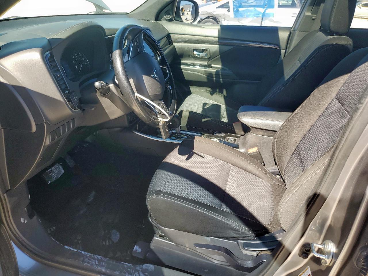 2018 Mitsubishi Outlander Se VIN: JA4AZ3A34JZ051061 Lot: 90997575