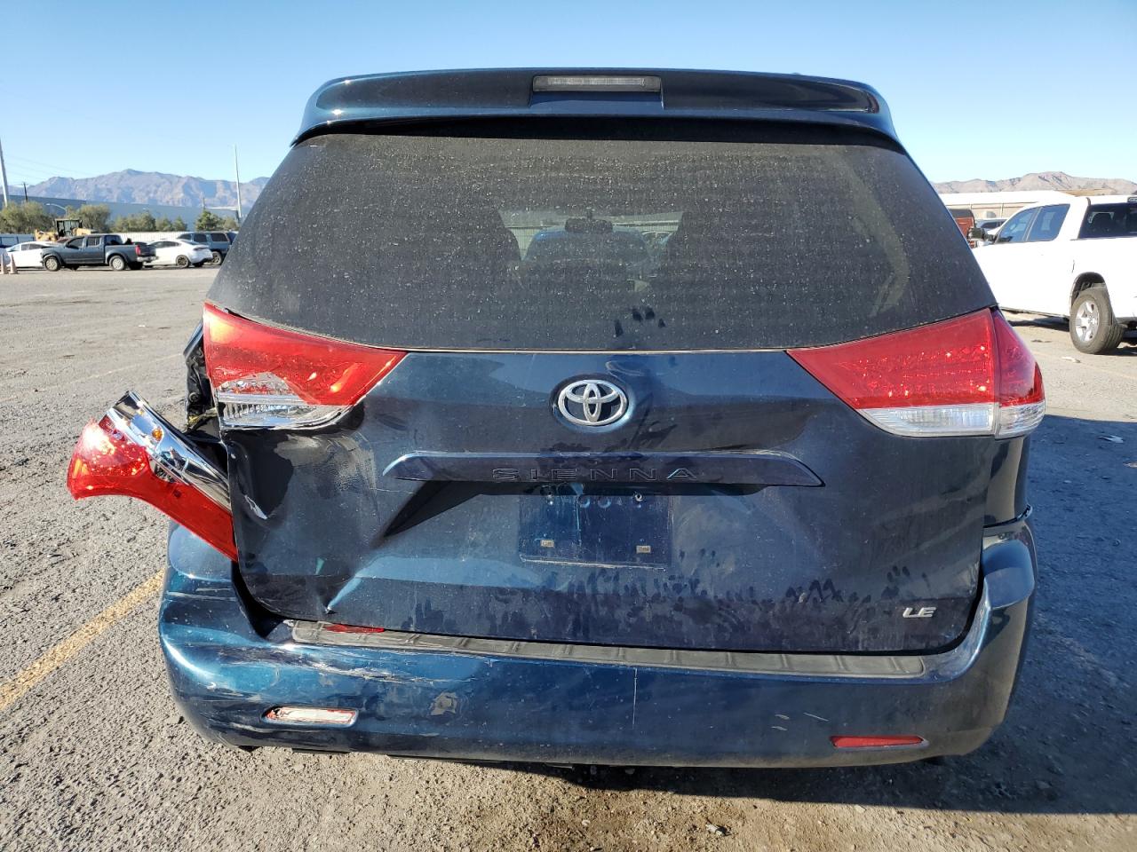 2012 Toyota Sienna Le VIN: 5TDKK3DC8CS221923 Lot: 85690445