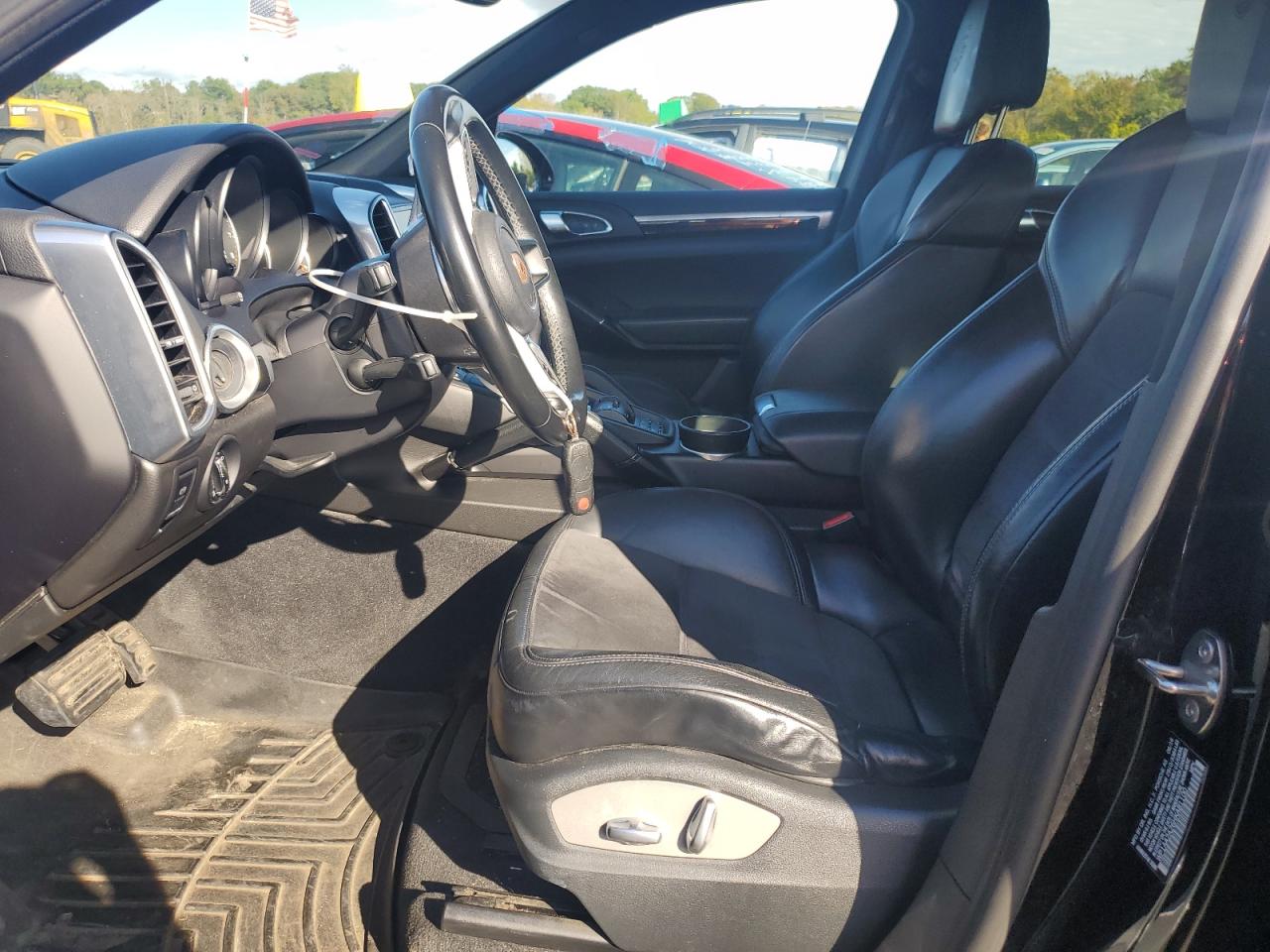 2017 Porsche Cayenne VIN: WP1AA2A26HKA81100 Lot: 81268415