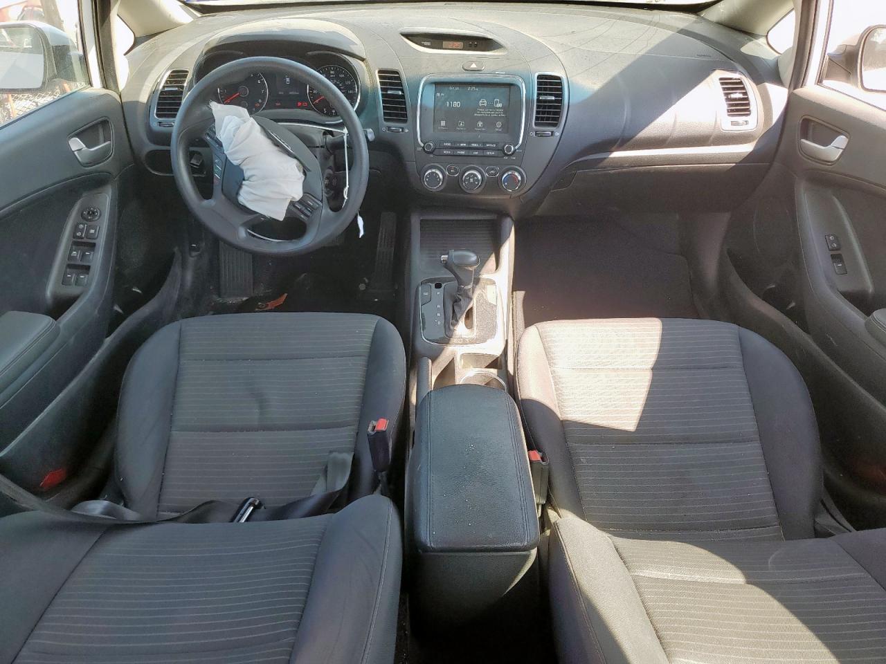 2018 Kia Forte Lx VIN: 3KPFL4A73JE245596 Lot: 86475195