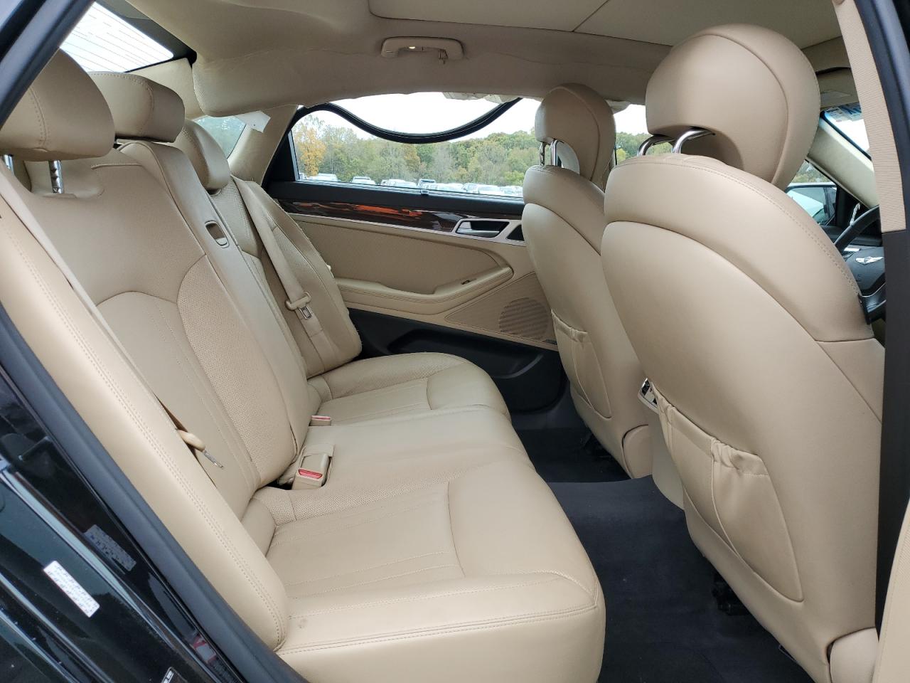 2015 Hyundai Genesis 3.8L VIN: KMHGN4JE8FU075088 Lot: 90145535