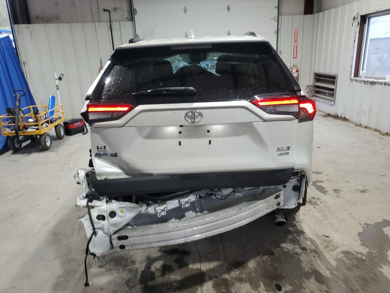 2022 Toyota Rav4 Xle Premium VIN: 2T3A1RFV6NW284357 Lot: 85737565