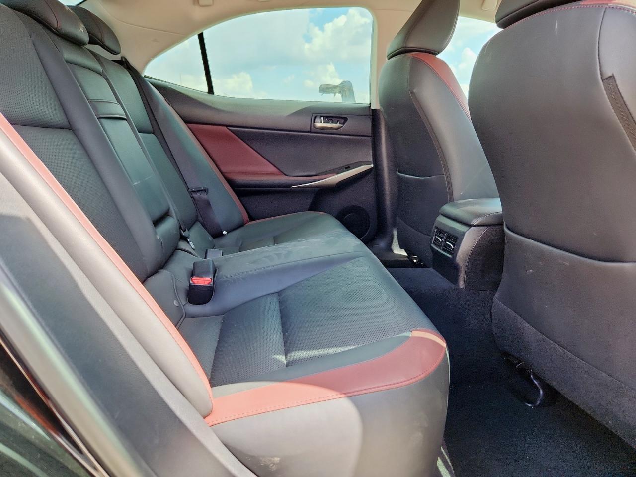 2017 Lexus Is 200T VIN: JTHBA1D29H5040419 Lot: 84302575
