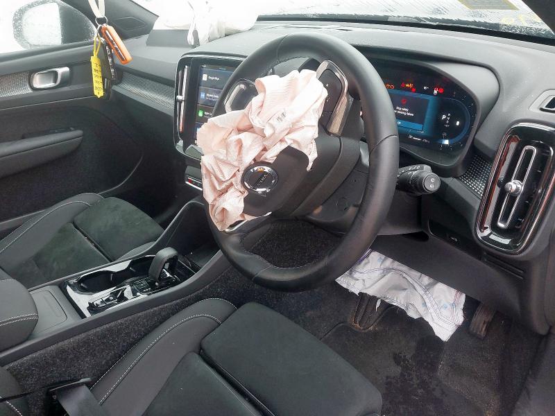 2025 VOLVO XC40 2.0 B4P PLUS DARK 5DR AUTO