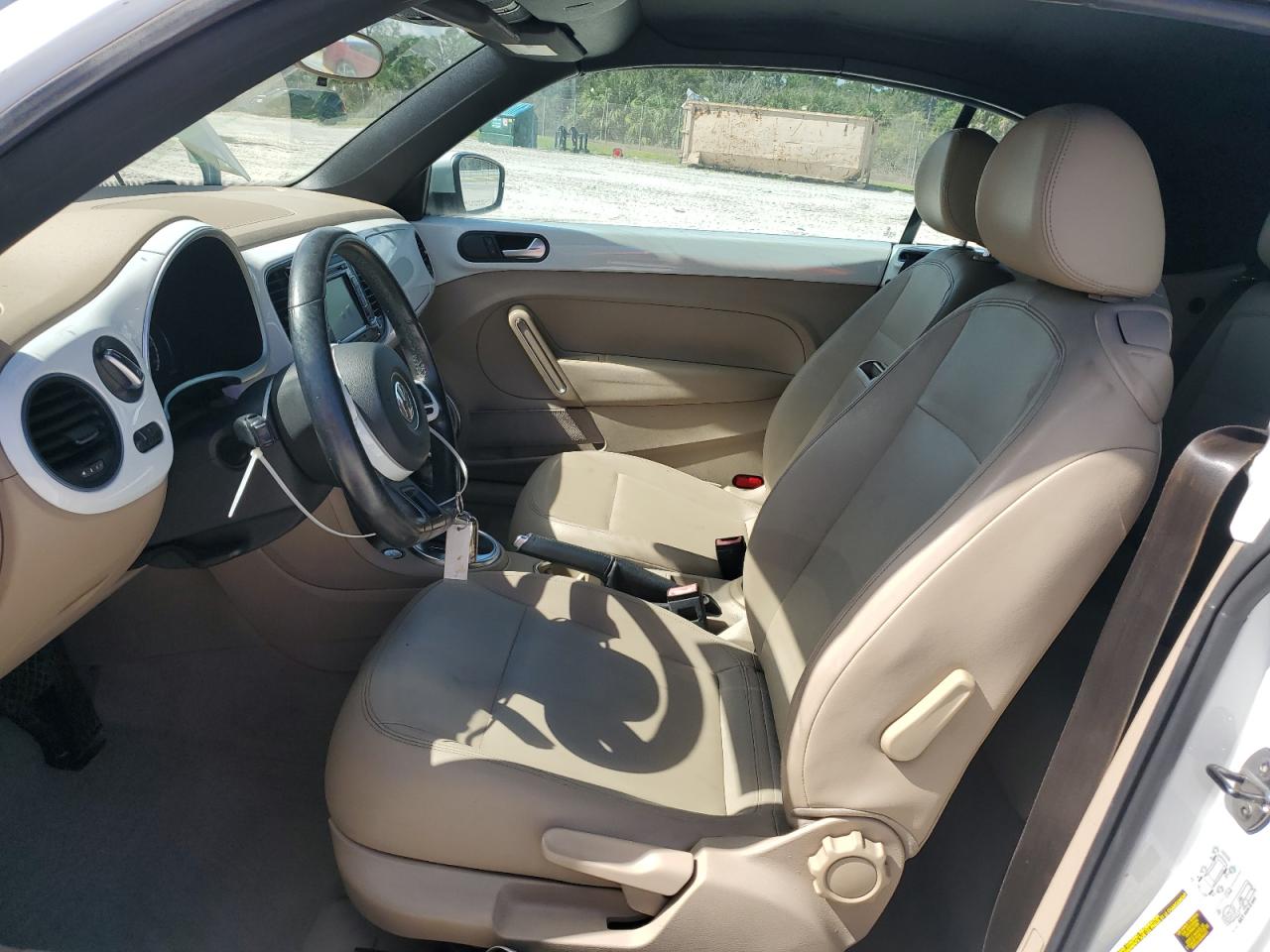 2014 Volkswagen Beetle VIN: 3VW517AT3EM823995 Lot: 86673475