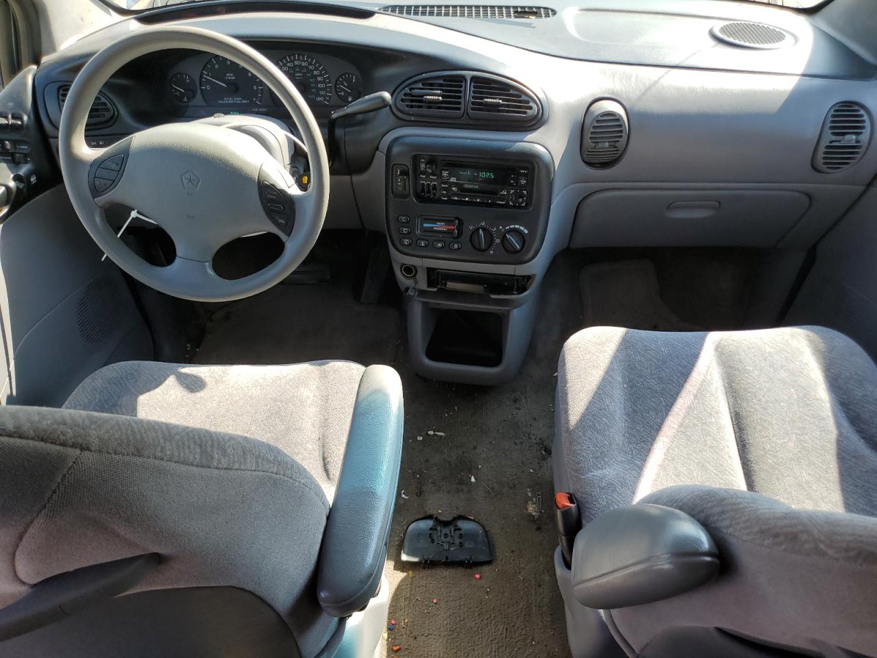 2000 Dodge Grand Caravan Se VIN: 1B4GP44G1YB739027 Lot: 81998035