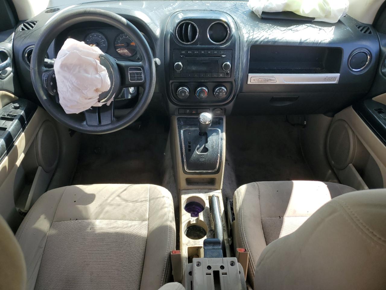 2014 Jeep Compass Sport VIN: 1C4NJCBA7ED750053 Lot: 82331635